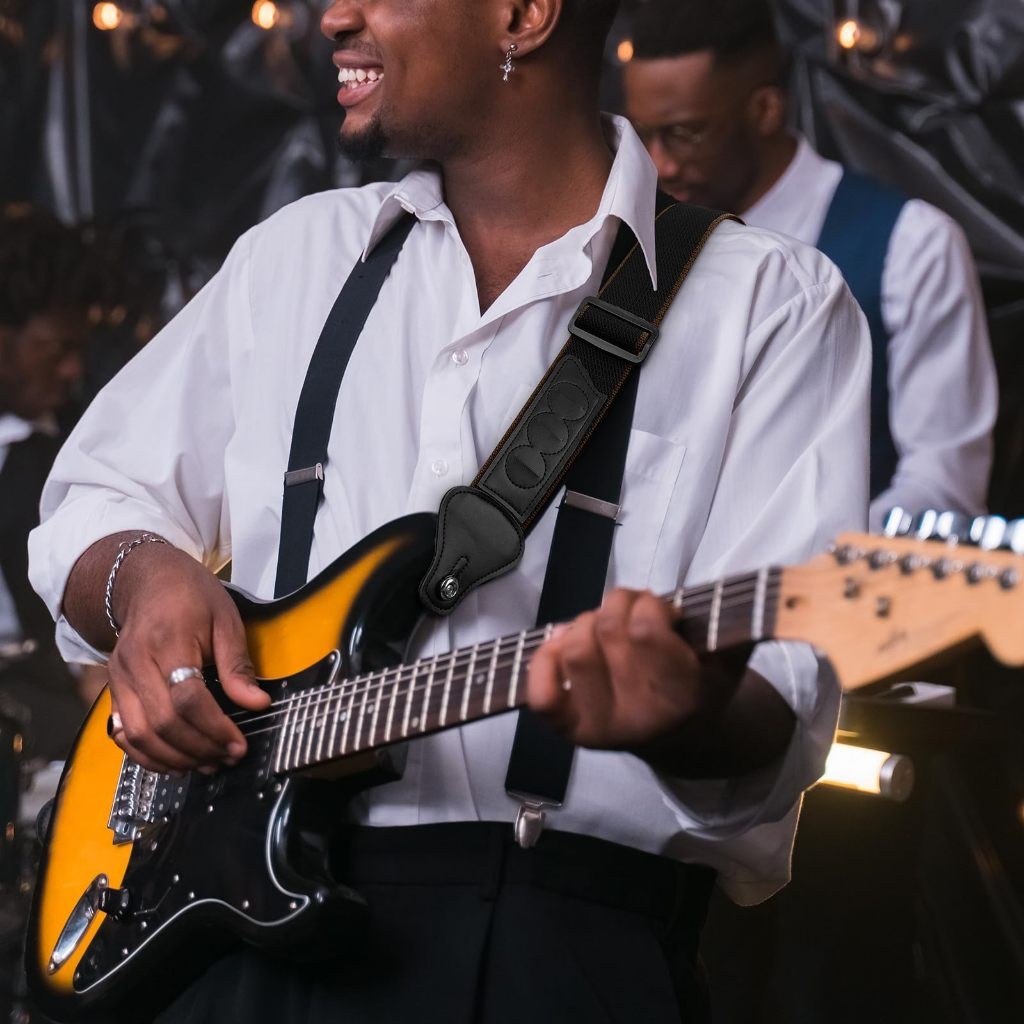 Correia para Violão e Guitarra com Porta Palhetas  – Conforto e Praticidade no Palco